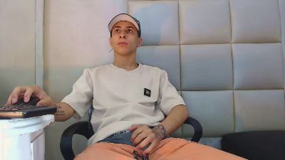 HollmanFronsh webcam model stream image