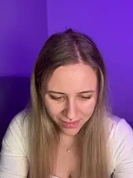 lunawolf21 webcam stripchat model stream image