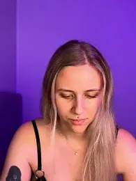 lunawolf21 webcam model stream image