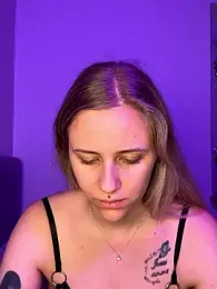 lunawolf21 webcam model stream image