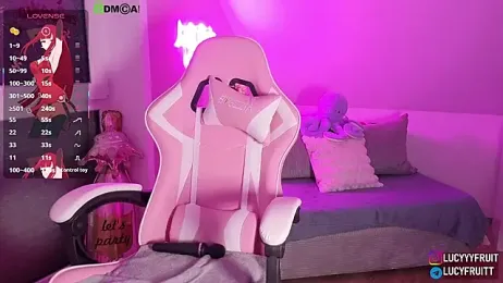 Livewithlucy webcam model stream image