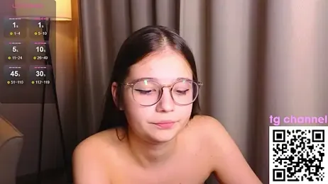 Leela_sun webcam model stream image