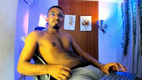 Darwin_mayo webcam model stream image