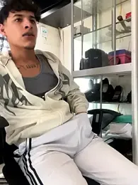 MaxStar26 webcam stripchat model stream image