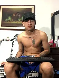 logannth webcam stripchat model stream image