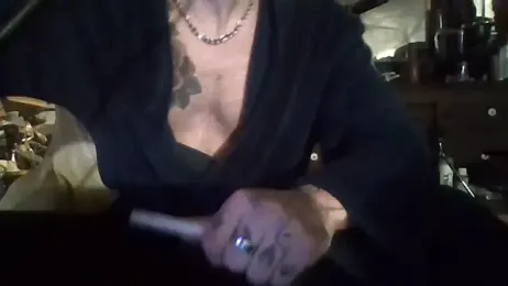 Luv2SuckBWC92 webcam model stream image