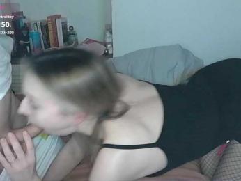 Almondmilka webcam model stream image