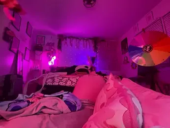 VixenCapri webcam model stream image