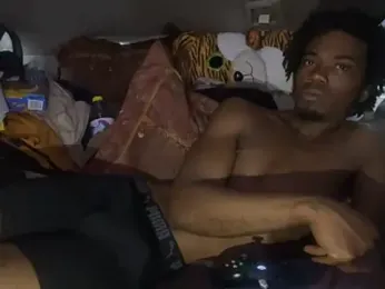 SlimeCrownzOut5 webcam model stream image