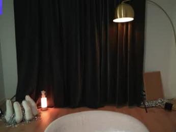 anniehillofficial_ webcam model stream image