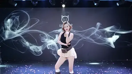 LU-909 webcam model stream image