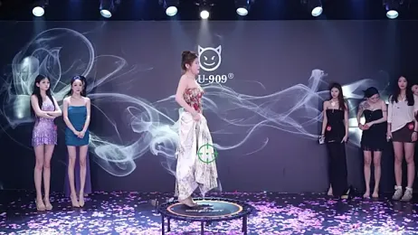 LU-909 webcam model stream image