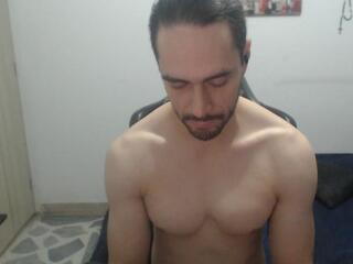 Jusstin I webcam model stream image