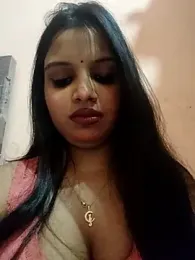 Maahhii_2 webcam model stream image