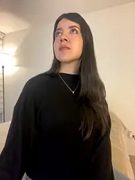 saori_10 webcam model stream image