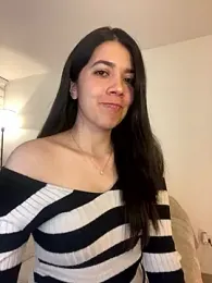 saori_10 webcam model stream image