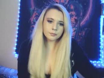 devyn_winter webcam model stream image
