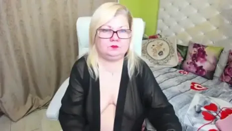 DoraMay webcam model stream image