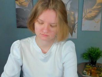 LilianSlow webcam bongacams model stream image