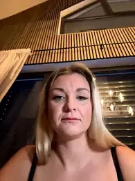 Bella-Tight webcam model stream image