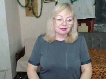 EvelynLoveShy webcam model stream image