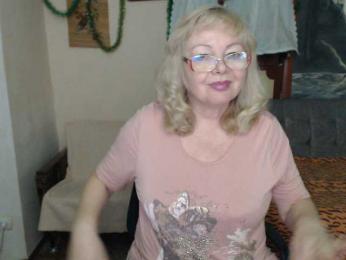 EvelynLoveShy webcam model stream image