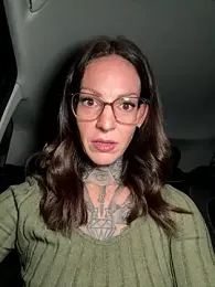 BrownieyQueen webcam model stream image