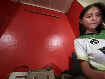 girl_in_black28 webcam model stream image