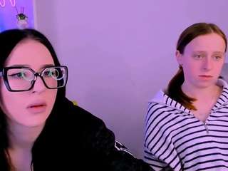 alice-blond webcam model stream image