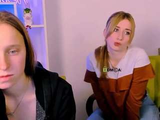 alice-blond webcam model stream image