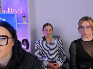 alice-blond webcam model stream image