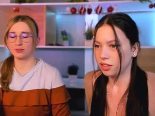 alice-blond webcam model stream image