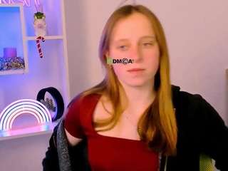 alice-blond webcam model stream image