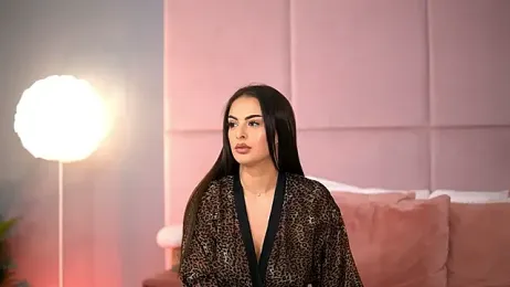 AlmaLuv webcam model stream image