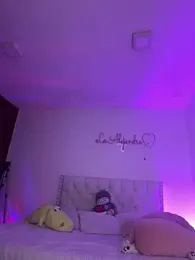 alee_lenoxx webcam model stream image