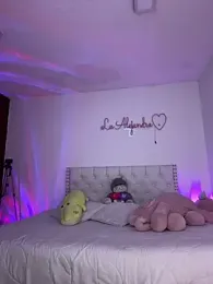 alee_lenoxx webcam stripchat model stream image