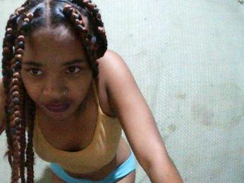 TriciaBella webcam model stream image