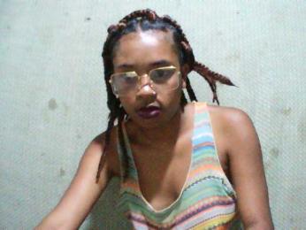 TriciaBella webcam model stream image