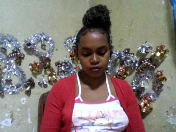 Elinah webcam model stream image