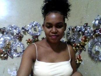 Elinah webcam bongacams model stream image