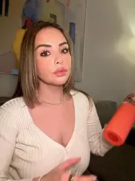 Alirawrz webcam model stream image