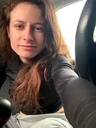 GoldenPussy1329 webcam model stream image