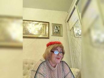 KarinkaSweet webcam model stream image