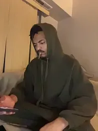 TRILLAHUNG webcam model stream image