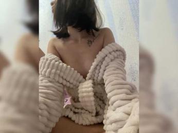 Kiss_ webcam model stream image