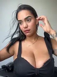 Sara-77 webcam model stream image