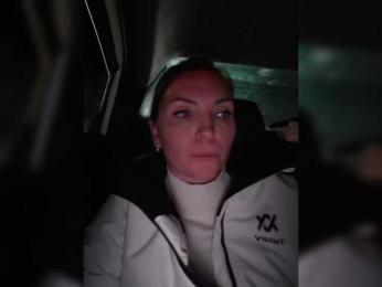 DIVORA webcam bongacams model stream image