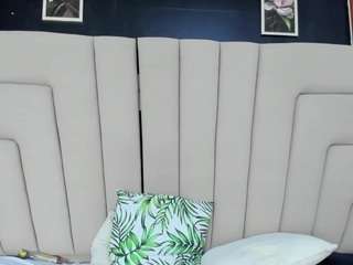 megan-hally webcam model stream image