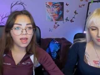 bella-cute1 webcam model stream image