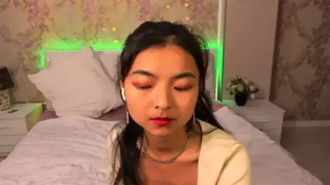 Shy_Kira webcam model stream image